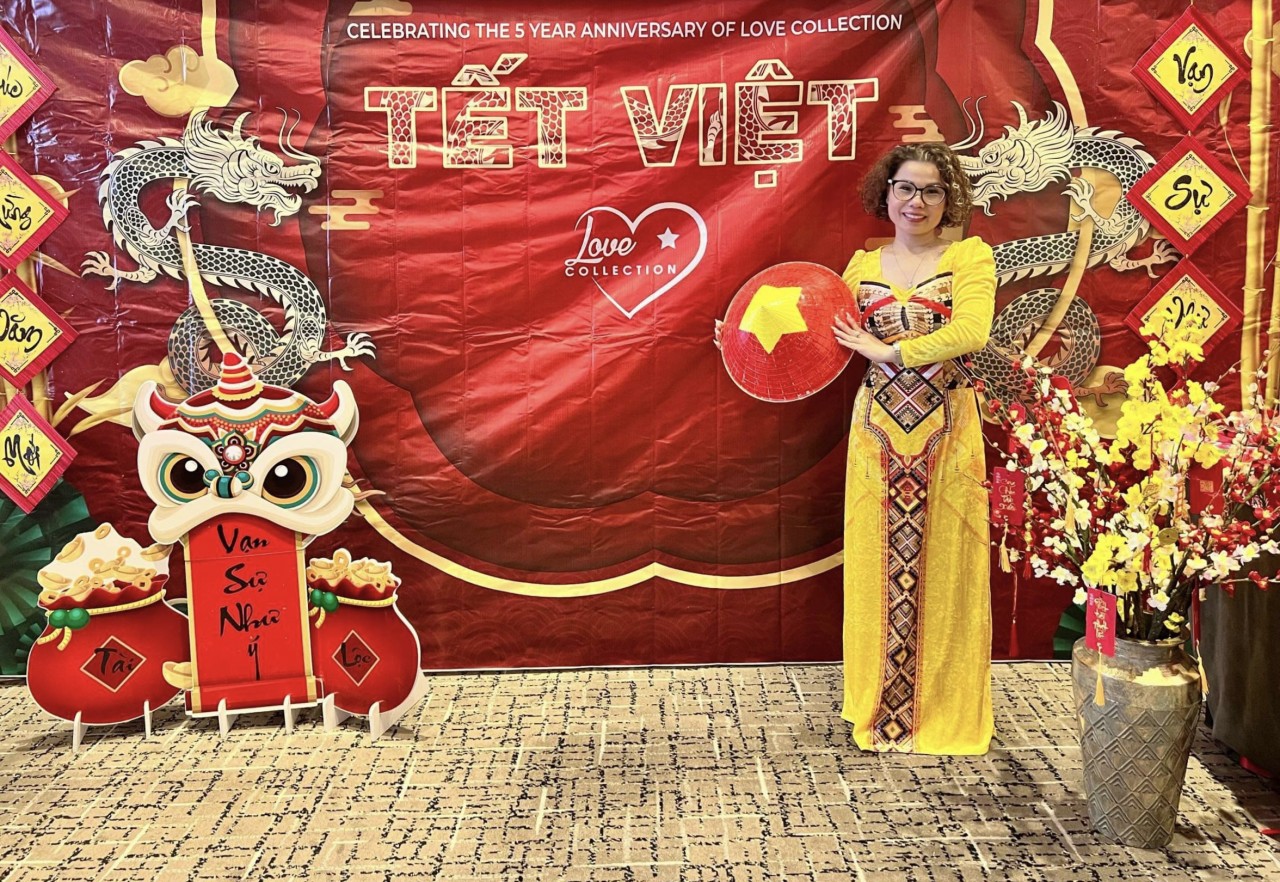 Anna Hoàng giới thiệu văn hoá Tết Việt tại Tuần lễ thời trang London