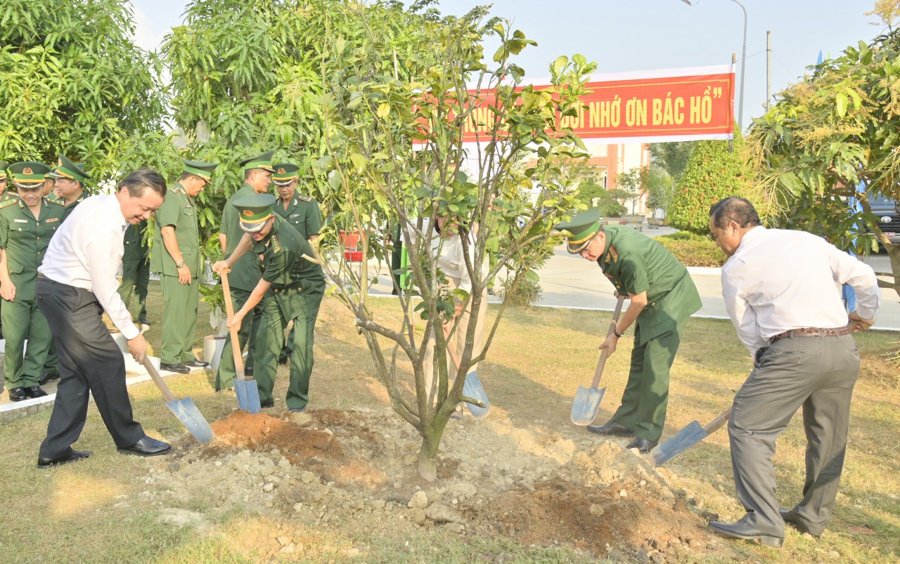 Kiên Giang: Trồng 3.500 cây xanh hưởng ứng “Tết trồng cây đời đời nhớ ơn Bác Hồ”