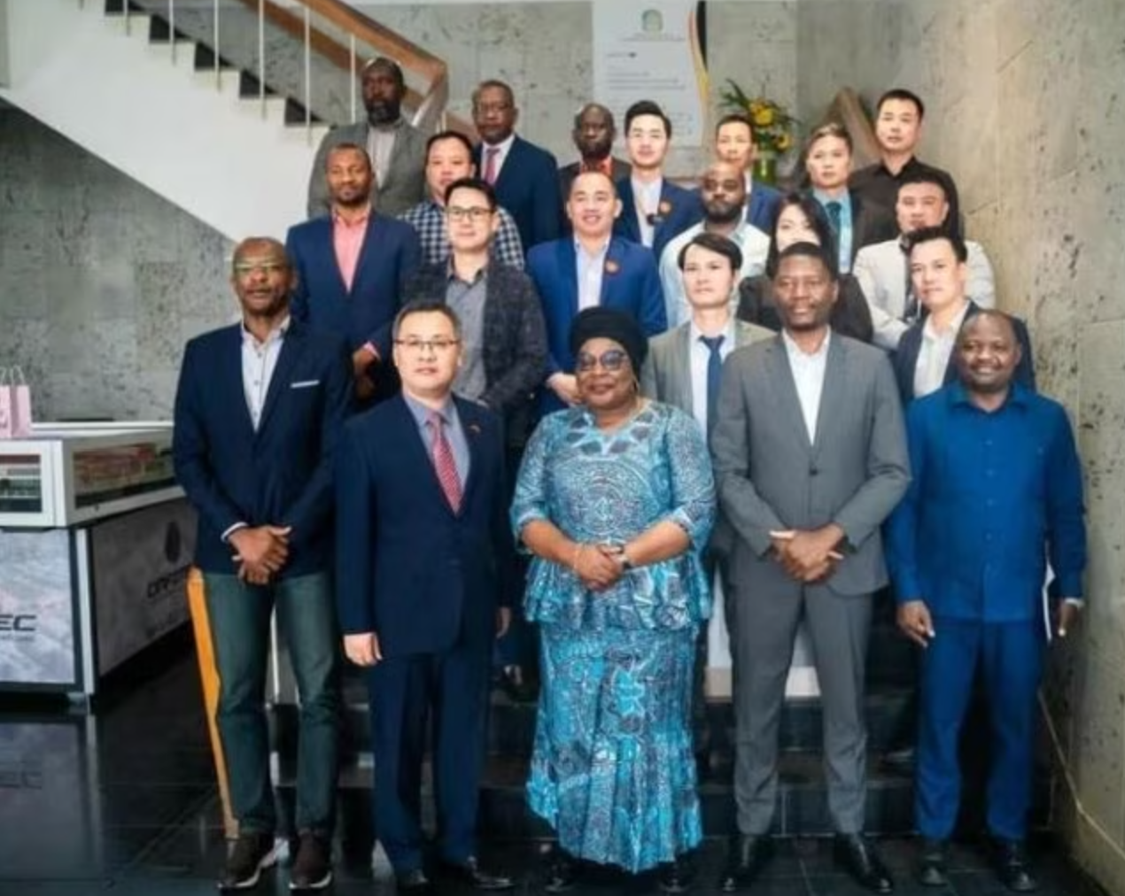 Angola đánh giá cao những đóng góp của cộng đồng người Việt