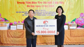 Hội hữu nghị Việt Nam - Singapore đồng hành cùng chương trình thiện nguyện "Ngày chủ nhật yêu thương"