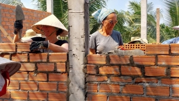 doan tinh nguyen vien phap xay nha giao luu huu nghi voi nguoi dan dong nai long an