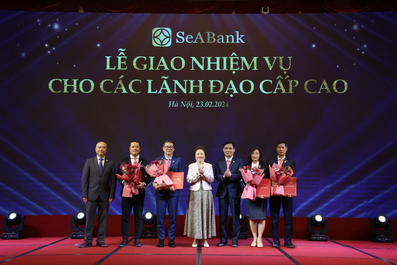 SeABank kiện toàn bộ máy nhân sự cấp cao với sự tham gia của các thành viên giàu kinh nghiệm, có thâm niên cống hiến làm việc lâu năm.