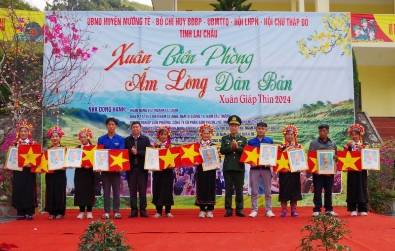 Lũy thép biên phòng toàn dân