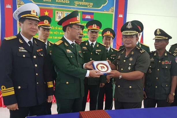 Chương trình giao lưu Sĩ quan trẻ Việt Nam - Campuchia