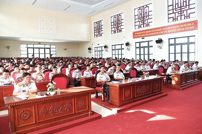 Bộ Tư lệnh Vùng 5 Hải quân sinh hoạt đối thoại dân chủ với cán bộ, chiến sĩ