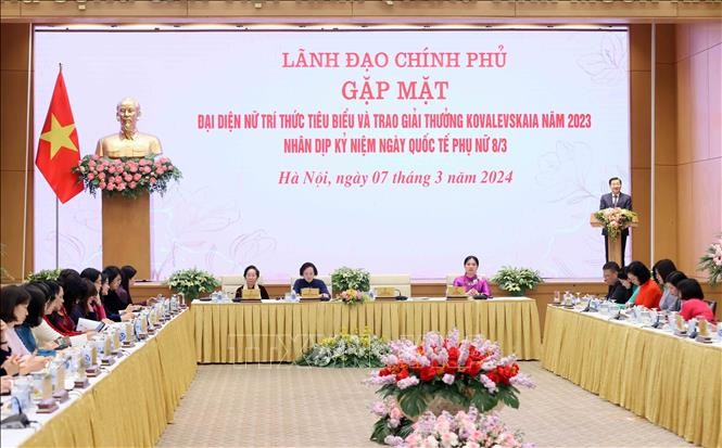Gặp mặt nữ trí thức tiêu biểu và trao giải thưởng Kovalevskaia năm 2023