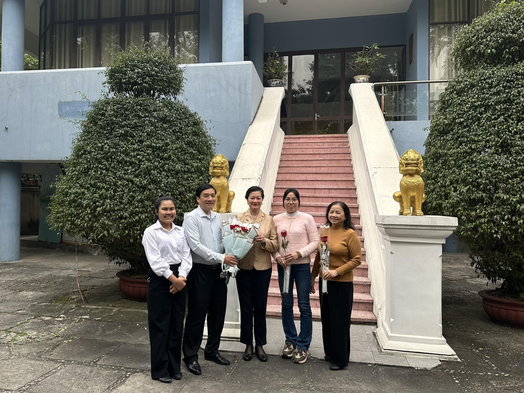 Lưu học sinh Lào, Campuchia ấn tượng với ngày 8/3 tại Việt Nam
