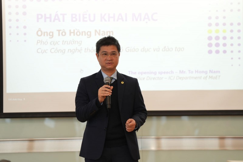 Ông Tô Hồng Nam, Cục Phó Cục Công nghệ thông tin (Bộ GD&ĐT) phát biểu tại lễ phát động. Ông Tô Hồng Nam, Cục Phó Cục Công nghệ thông tin (Bộ GD&ĐT) phát biểu tại lễ phát động.
