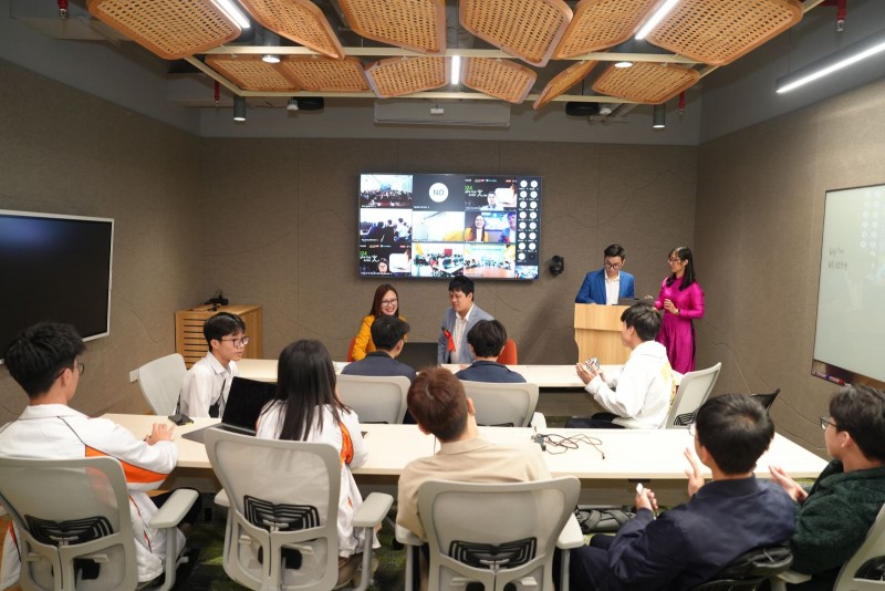 Phát động Cuộc thi Imagine Cup Junior 2024 dành cho học sinh phổ thông. Phát động Cuộc thi Imagine Cup Junior 2024 dành cho học sinh phổ thông.