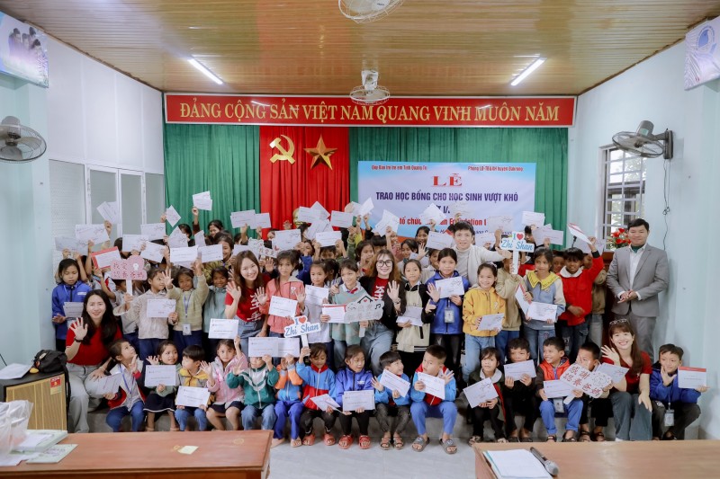 Zhi Shan Foundation trao gần 3 tỷ đồng học bổng cho học sinh, sinh viên có hoàn cảnh khó khăn