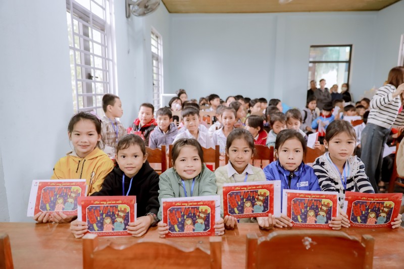 Zhi Shan Foundation trao gần 3 tỷ đồng học bổng cho học sinh, sinh viên có hoàn cảnh khó khăn