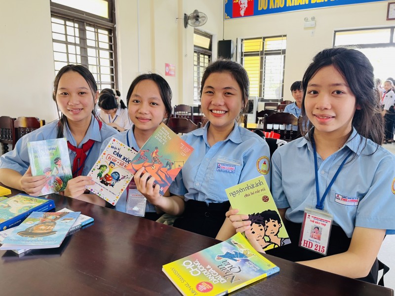 Zhi Shan Foundation trao gần 3 tỷ đồng học bổng cho học sinh, sinh viên có hoàn cảnh khó khăn