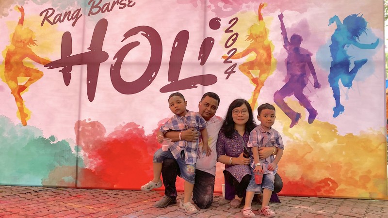 Hàng trăm người đón mừng lễ hội sôi động nhất Ấn Độ ngay tại Hà Nội