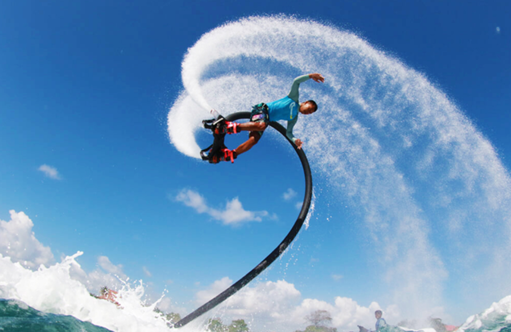 Trình diễn Flyboard.