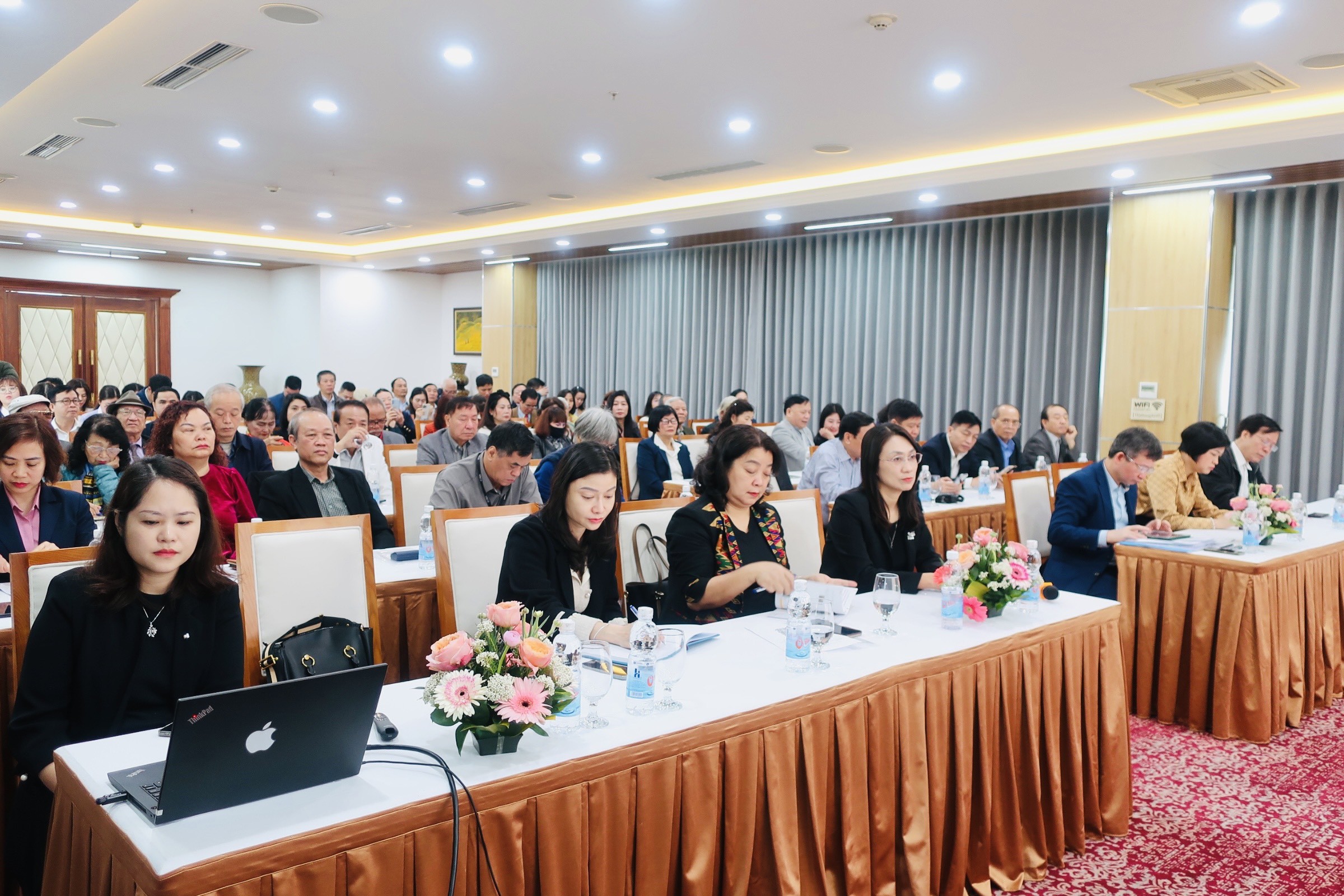 Các đại biểu tham dự Hội nghị.