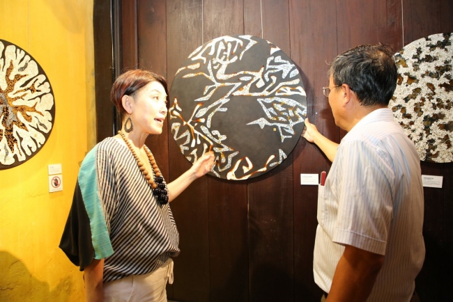 Sống cùng người Việt...