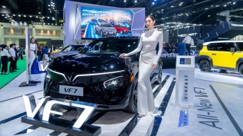 dan xe dien vinfast gay an tuong tai trien lam o to quoc te bangkok 2024