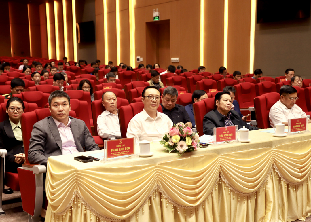 Các đại biểu dự hội nghị