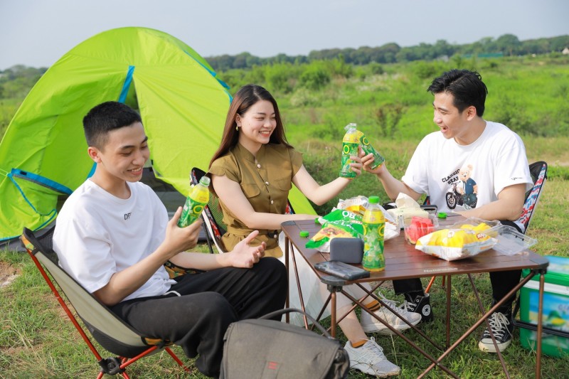 Trà Xanh Không Độ với EGCG và vitamin C là thức uống được người trẻ yêu thích để xua tan căng thẳng mệt mỏi, giải nhiệt cuộc sống trước mùa deadline đang về. Trà Xanh Không Độ với EGCG và vitamin C là thức uống được người trẻ yêu thích để xua tan căng thẳng mệt mỏi, giải nhiệt cuộc sống trước mùa deadline đang về.