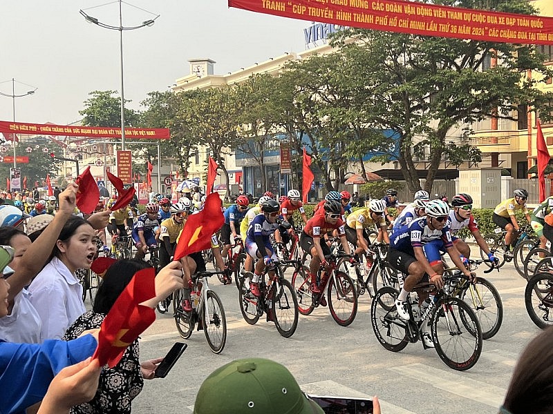 Điện Biên: Khai mạc Cuộc đua xe đạp toàn quốc  “Cúp Truyền hình Thành phố Hồ Chí Minh lần thứ 36