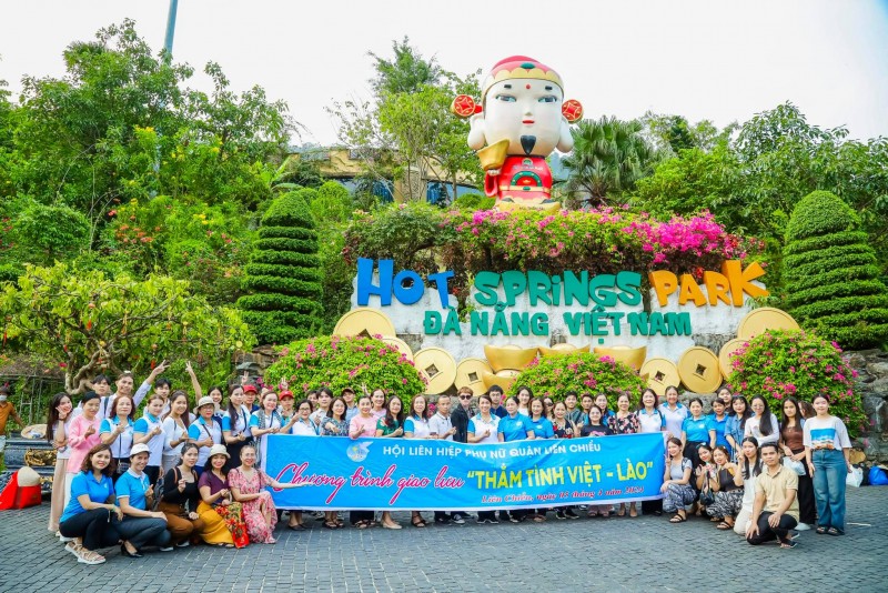 “Người mẹ thứ hai” của sinh viên Lào tại Đà Nẵng