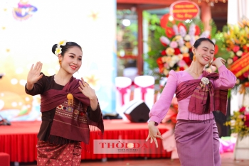 Đón Tết Bunpimay trên đất Việt: hạnh phúc như ở quê nhà