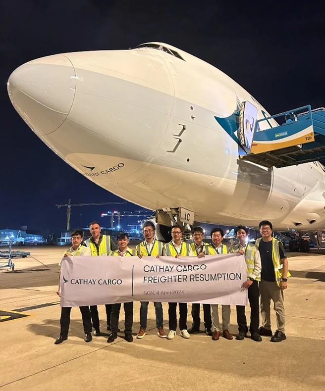 Cathay Cargo nối lại chuyến bay chở hàng từ Hồng Kông đến TP. Hồ Chí Minh ghé qua Hà Nội