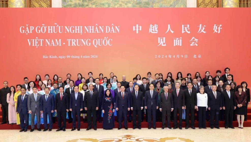Chủ tịch Quốc hội Vương Đình Huệ dự Gặp gỡ hữu nghị nhân dân Việt Nam-Trung Quốc