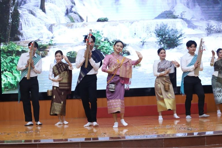 Tết cổ truyền Bunpimay và Chol Chnam Thmay được tổ chức tại nhiều tỉnh, thành phố ở Việt Nam