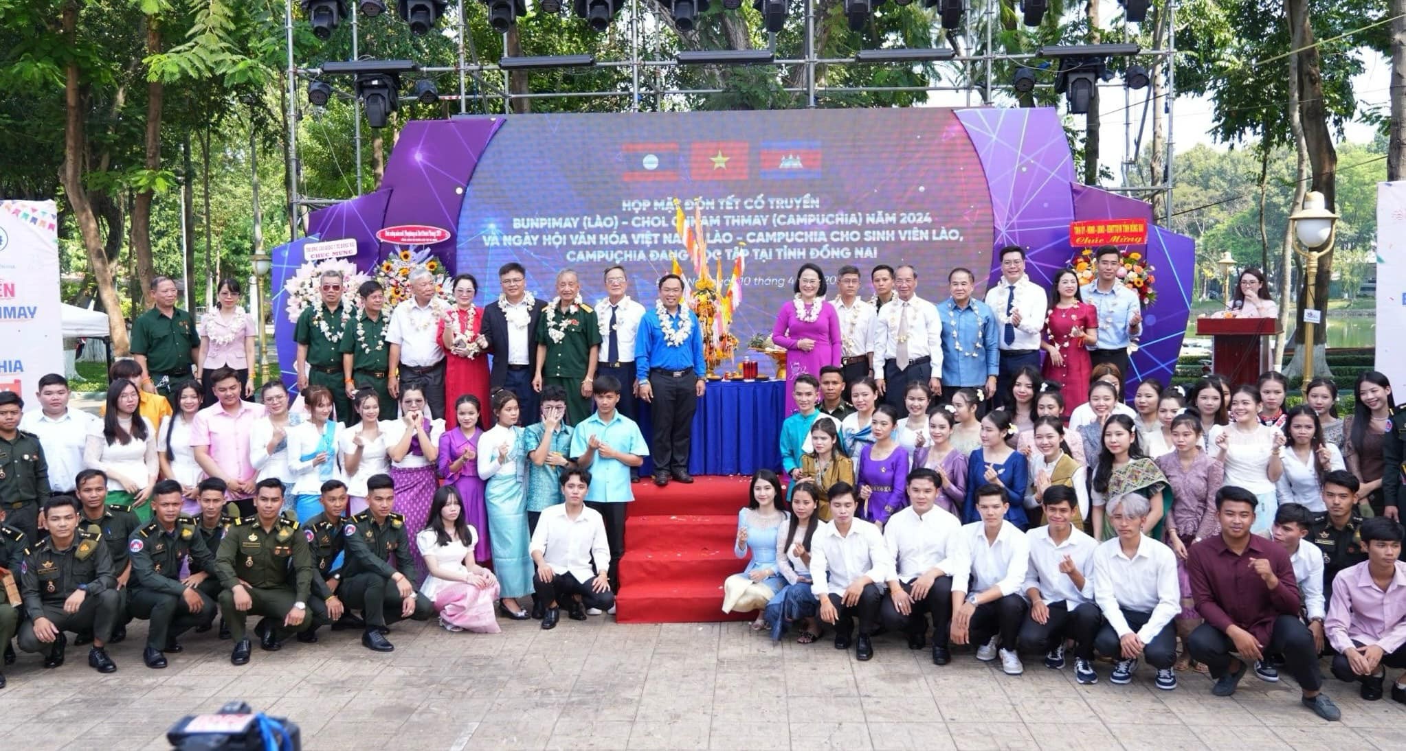 Lưu học sinh Lào, Campuchia đón Tết cổ truyền đầm ấm tại Việt Nam