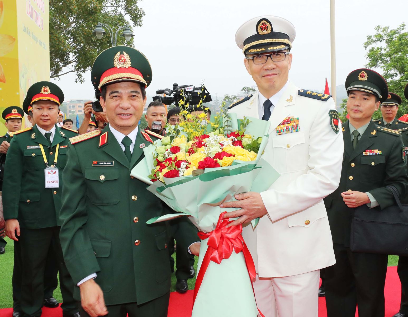 Giao lưu hữu nghị quốc phòng biên giới Việt Nam - Trung Quốc lần thứ 8