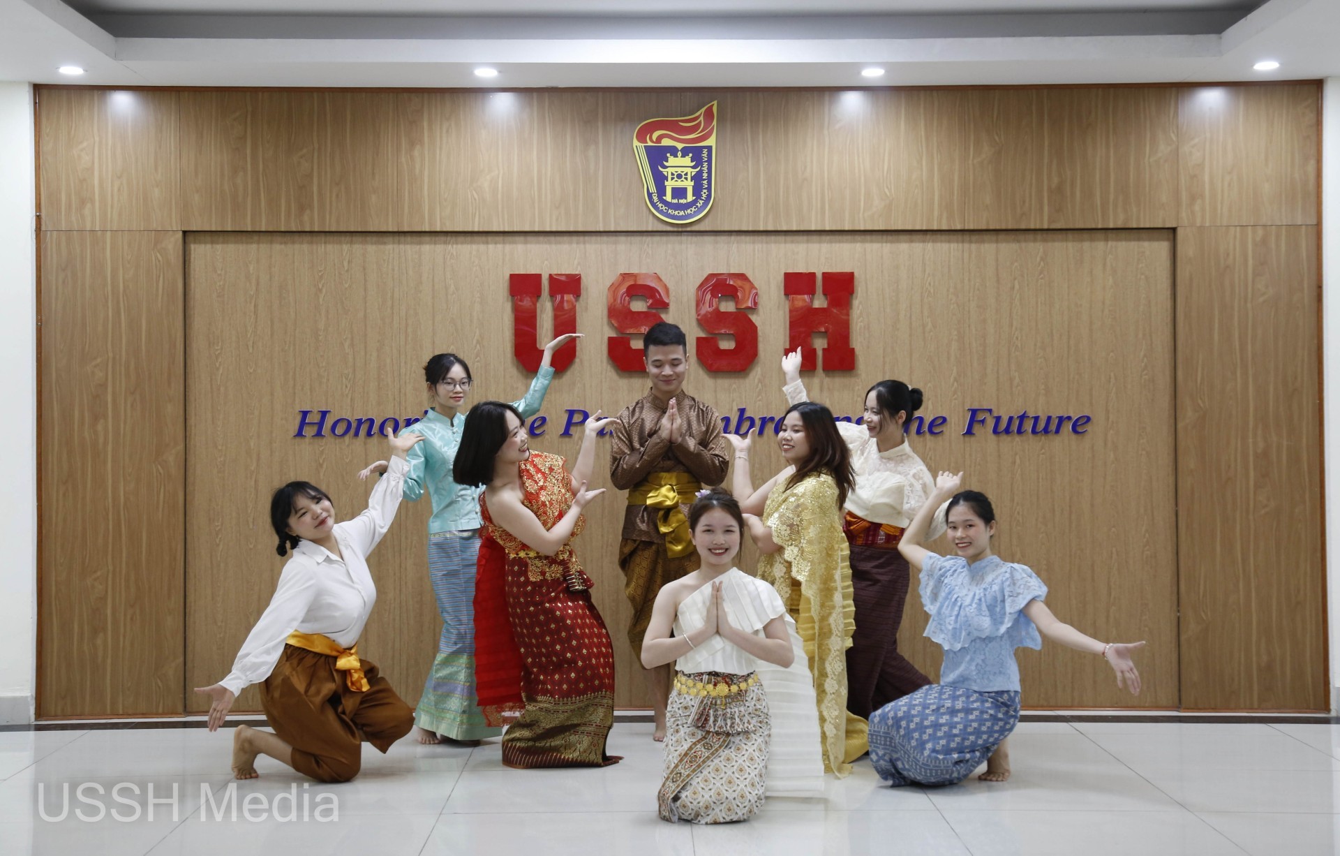 Hợp tác đưa sinh viên trường Đại học Khoa học Xã hội và Nhân văn đi thực tập thực tế tại Thái Lan
