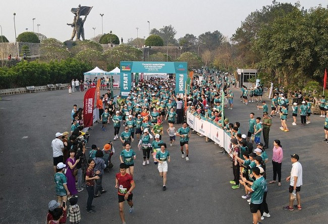 Hơn 2000 vận động viên tham gia giải chạy vì an toàn giao thông - Điện Biên Phủ 2024