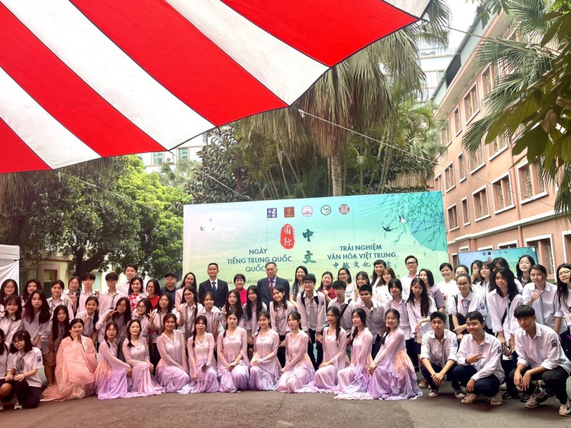 Sinh viên, học sinh Việt Nam trải nghiệm văn hoá Trung Quốc