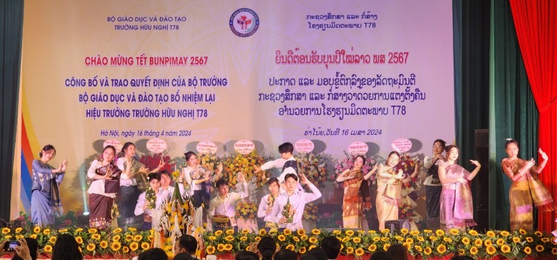 Lưu học sinh Lào tại Trường Hữu nghị T78 rộn ràng đón Tết cổ tuyền Bunpimay