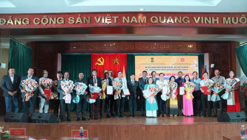 Ký kết 64 biên bản ghi nhớ hợp tác giữa doanh nghiệp Đắk Lắk và Ấn Độ