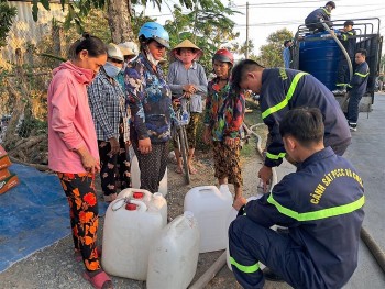 nguoi dan vung kho han 4 tinh mien tay duoc ho tro nuoc ngot