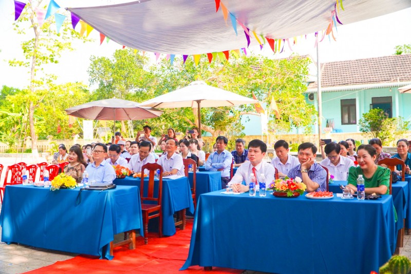 Zhi-Shan Foundation bàn giao 125 tủ sách cho 13 trường mầm non và tiểu học trên địa bàn huyện Phú Lộc, Huế