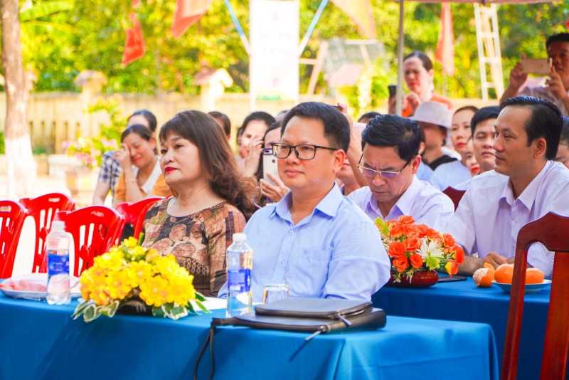 Zhi-Shan Foundation bàn giao 125 tủ sách cho 13 trường mầm non và tiểu học trên địa bàn huyện Phú Lộc, Huế