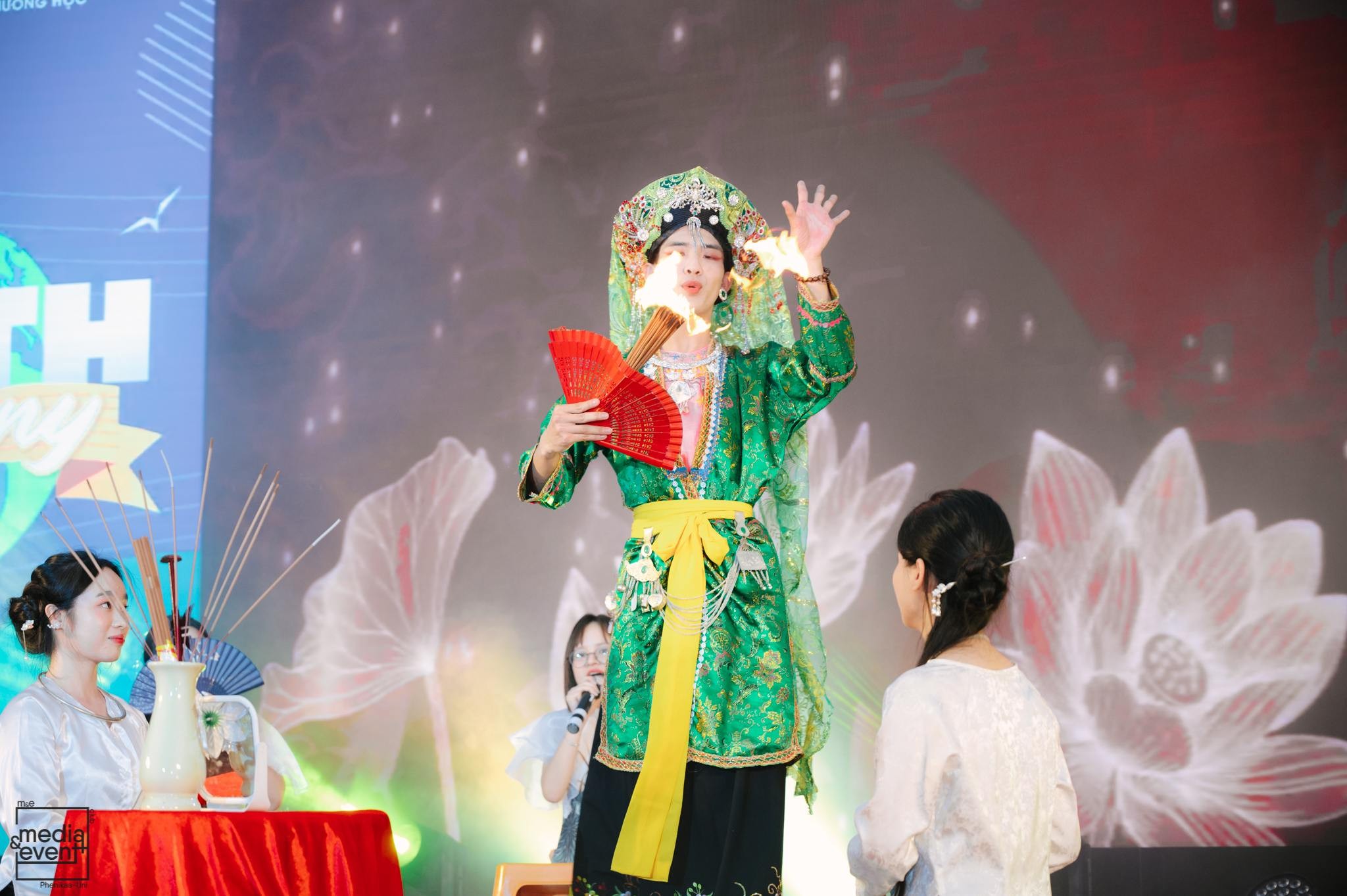 Tiết mục Diễn xướng chầu văn: Cô đôi thượng ngàn Tiết mục Diễn xướng chầu văn: Cô đôi thượng ngàn