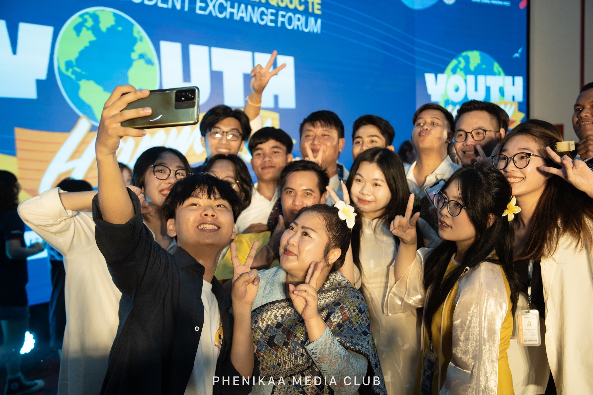 sinh viên có cơ hội gặp gỡ, giao lưu, tìm hiểu văn hóa đa quốc gia và tăng cường sự đoàn kết giữa sinh viên Trường Đại học Phenikaa và sinh viên quốc tế. sinh viên có cơ hội gặp gỡ, giao lưu, tìm hiểu văn hóa đa quốc gia và tăng cường sự đoàn kết giữa sinh viên Trường Đại học Phenikaa và sinh viên quốc tế.