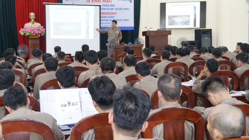 Tăng cường năng lực đội ngũ dự án “Hành động bom mìn vì Làng hòa bình Việt Nam-Hàn Quốc”