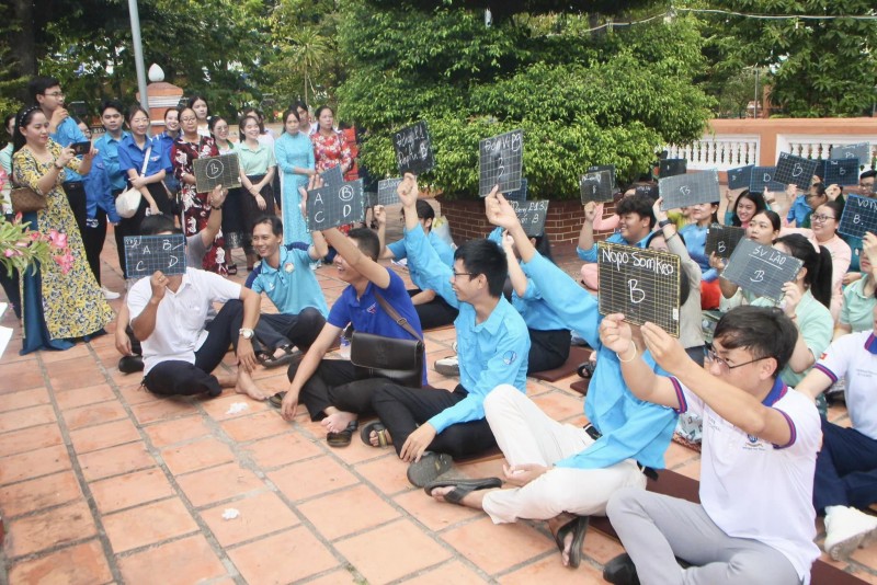 Sinh viên Lào, Campuchia, Việt Nam giao lưu, tìm hiểu văn hoá, ẩm thực