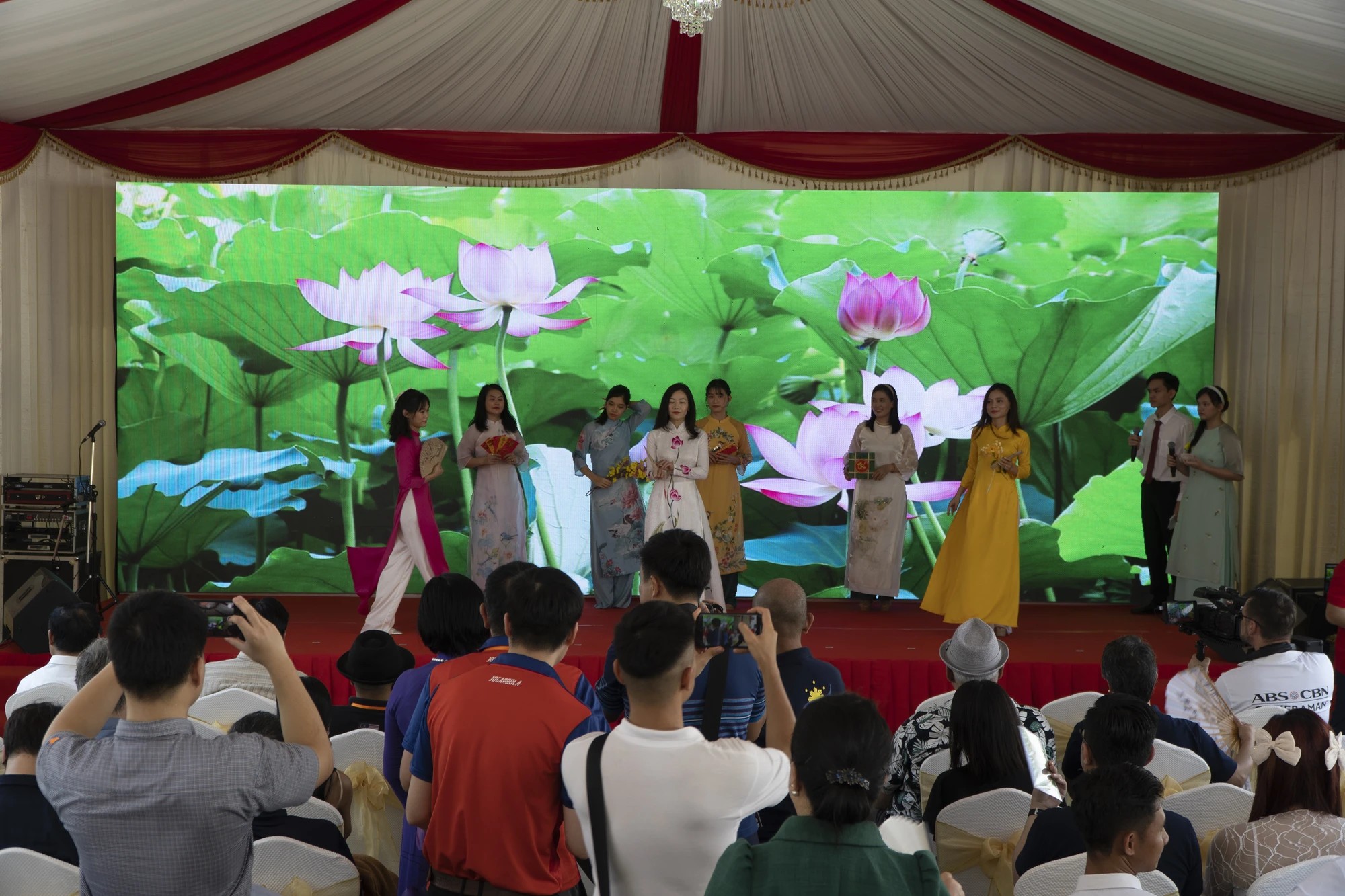 Lan tỏa văn hóa Việt Nam đến bạn bè ASEAN và quốc tế