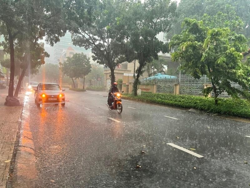 Thời tiết 8/5: Hà Nội mưa giông rải rác, trời dịu mát