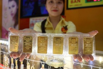 Vàng miếng SJC tăng sốc, vượt 90 triệu đồng mỗi lượng