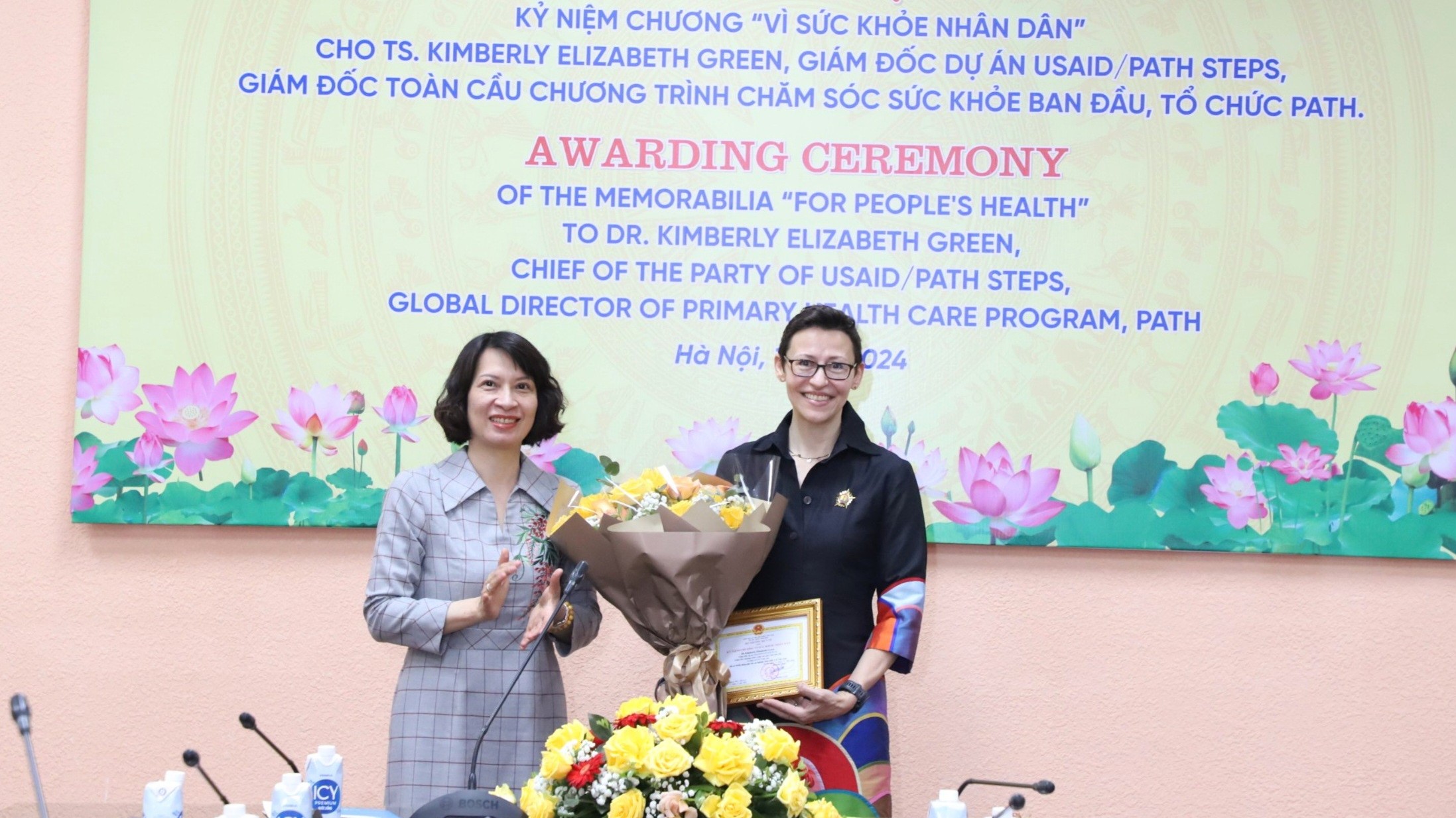 Ghi nhận đóng góp của bà Kimberly Elizabeth Green cho chương trình phòng, chống HIV/AIDS tại Việt Nam