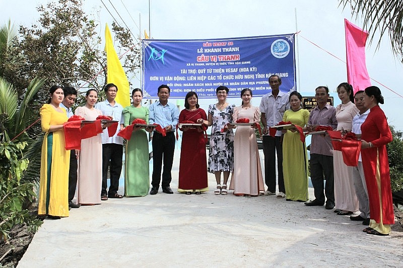 VESAF, NFT giúp người dân Hậu Giang xây cầu, dẫn nước sạch về nông thôn