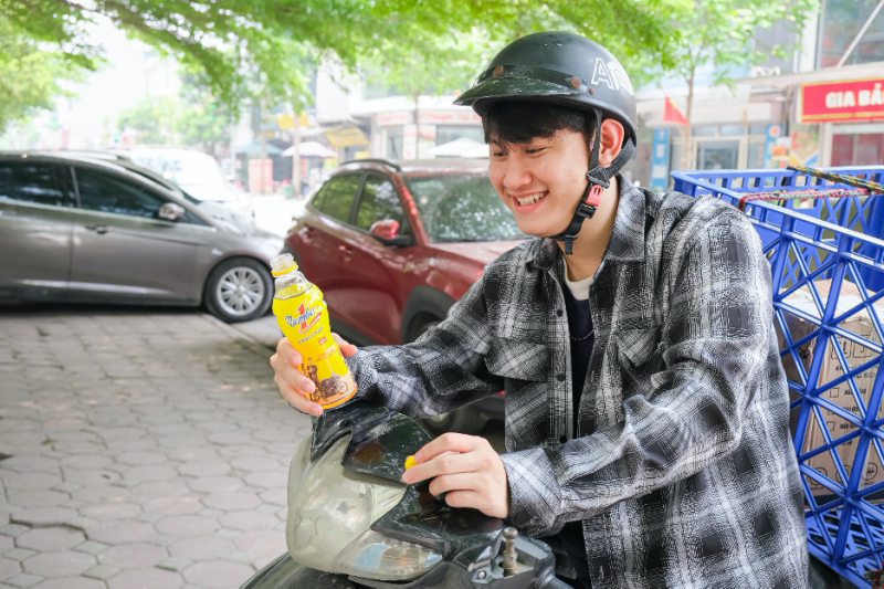Nước tăng lực Number 1 giúp giải khát và bổ sung năng lượng ngay tức thì.
