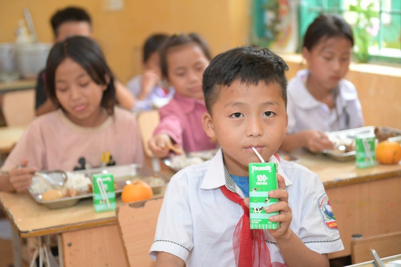 Hành trình 17 năm gieo niềm vui đến trẻ em khó khăn của quỹ sữa vươn cao Việt Nam